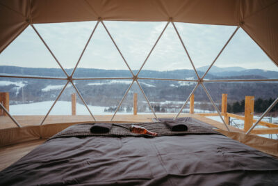 Glamping pod hradom