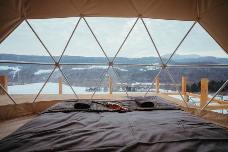 Glamping pod hradom