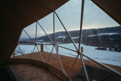Glamping pod hradom